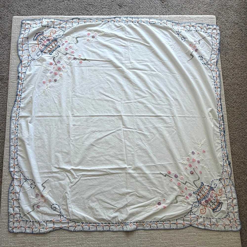 Vintage Hand Embroidered Floral Urn White Square Tablecloth Scalloped 46in